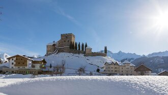 Laudegg castle winter