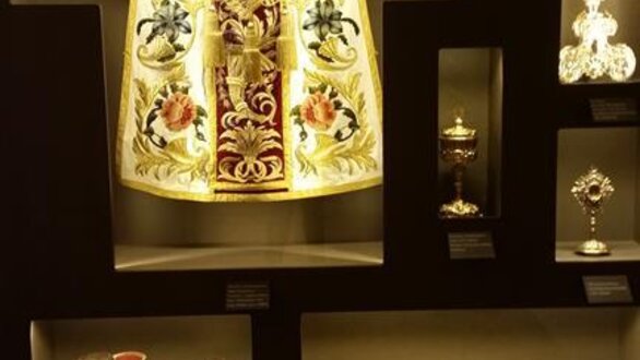 Mass vestments of the priest