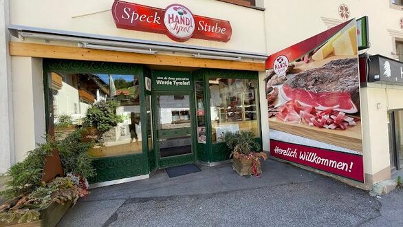 Bacon parlour